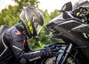 comprar casco de moto la guia definitiva